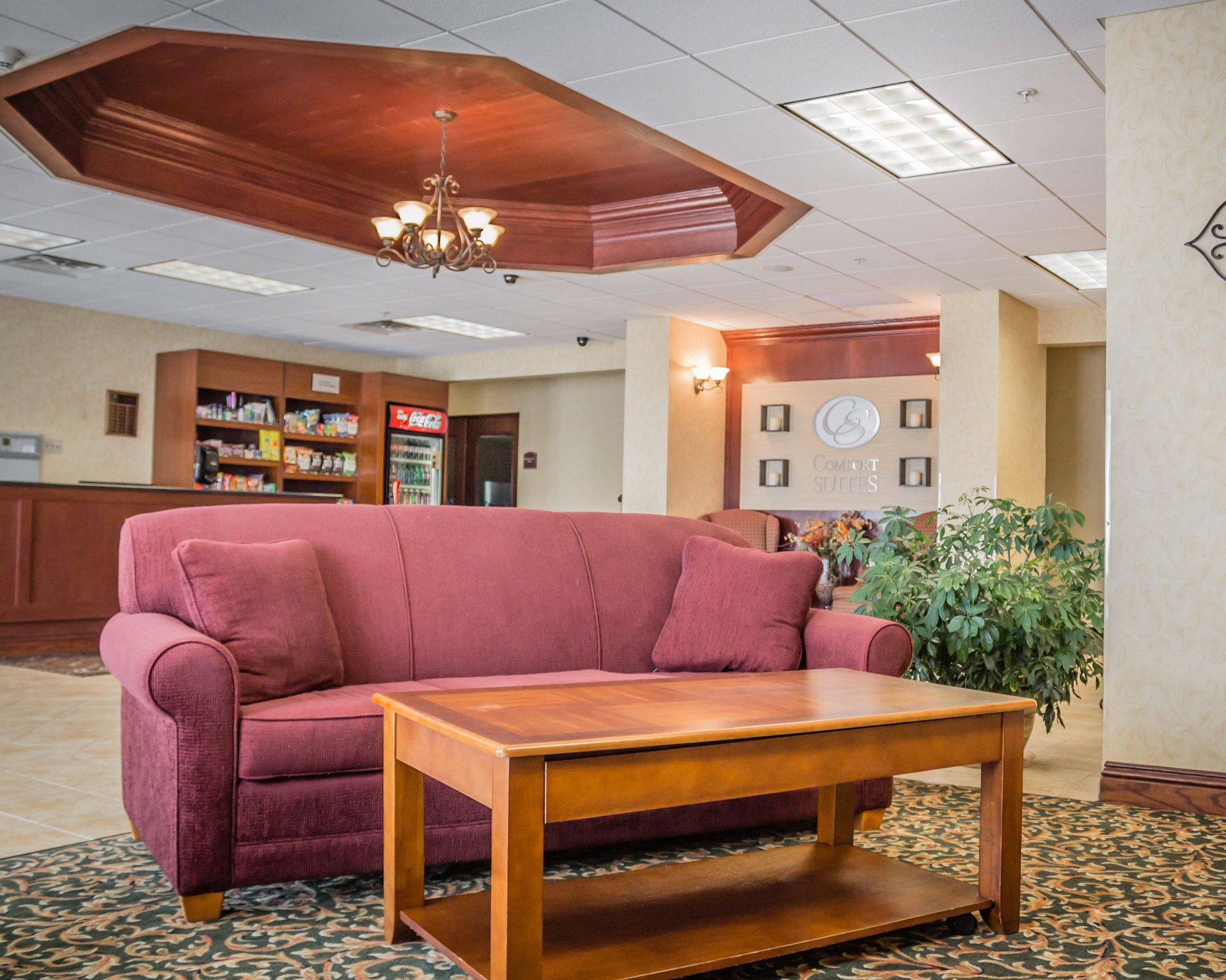 אסקנבה Comfort Suites מראה חיצוני תמונה