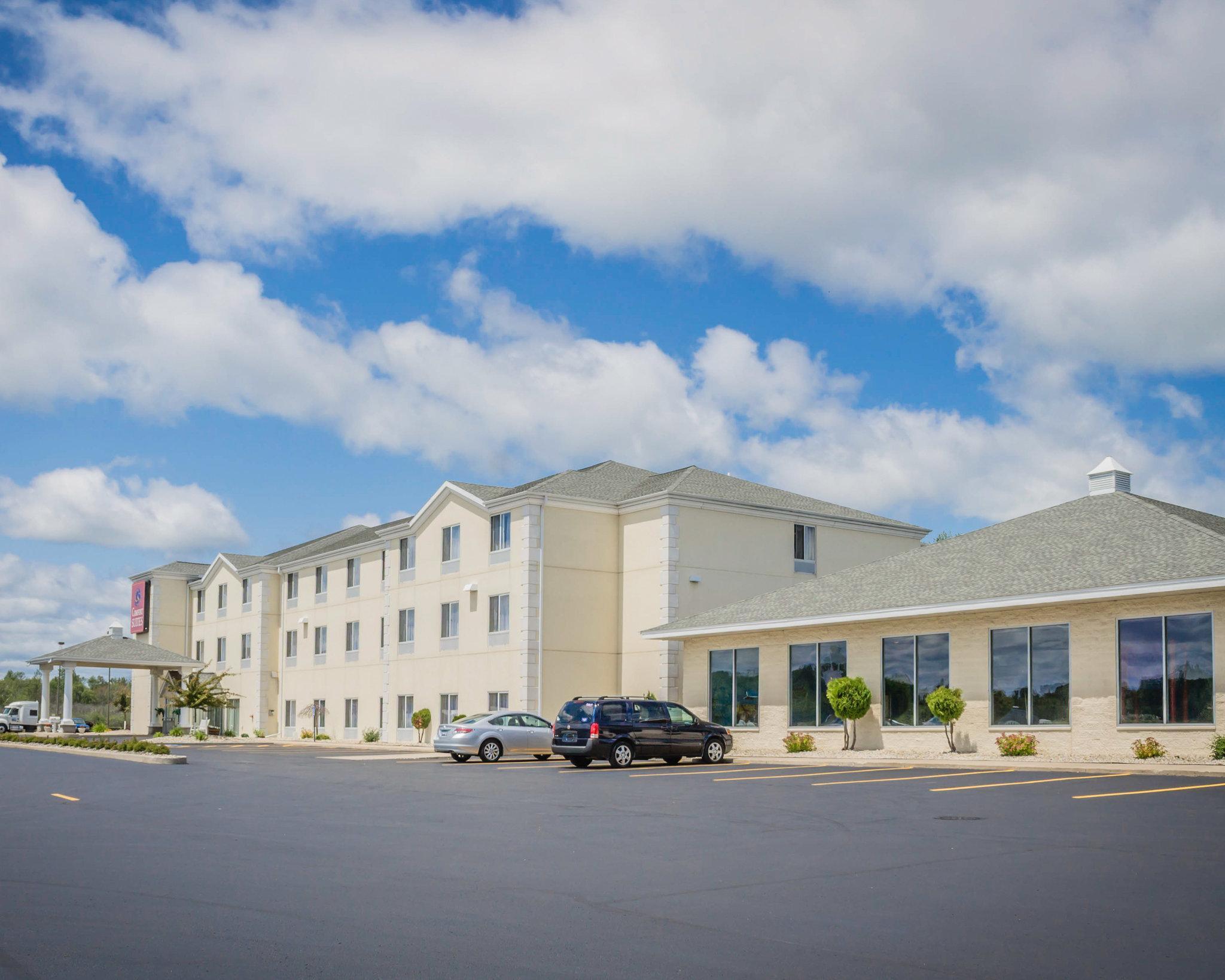 אסקנבה Comfort Suites מראה חיצוני תמונה