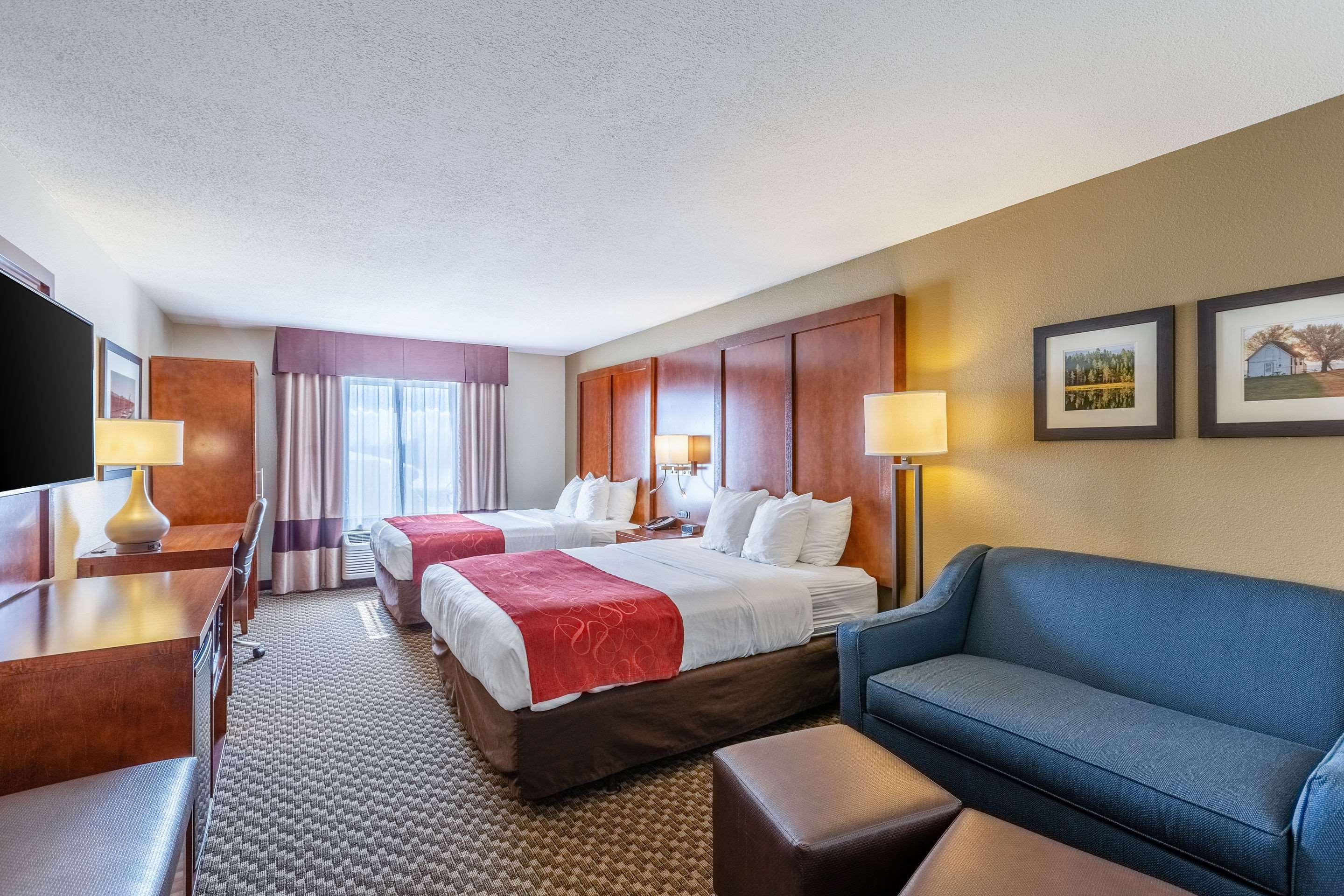 אסקנבה Comfort Suites מראה חיצוני תמונה