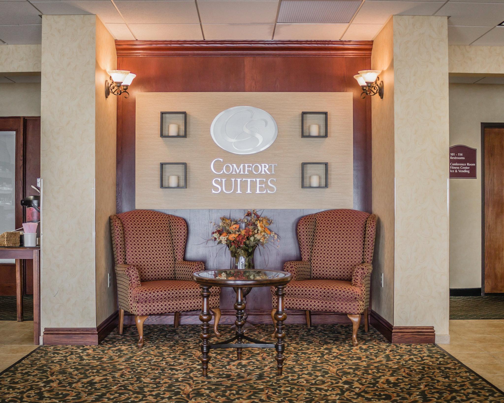 אסקנבה Comfort Suites מראה חיצוני תמונה