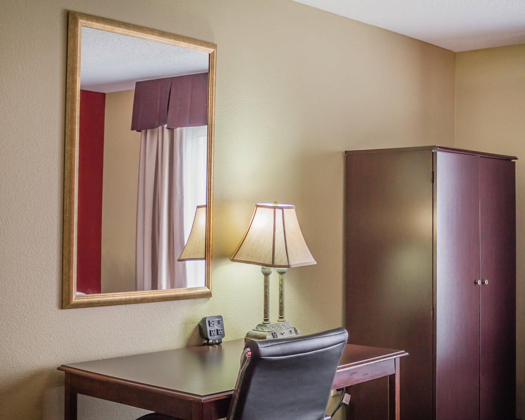 אסקנבה Comfort Suites מראה חיצוני תמונה