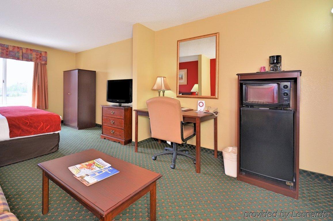 אסקנבה Comfort Suites מראה חיצוני תמונה