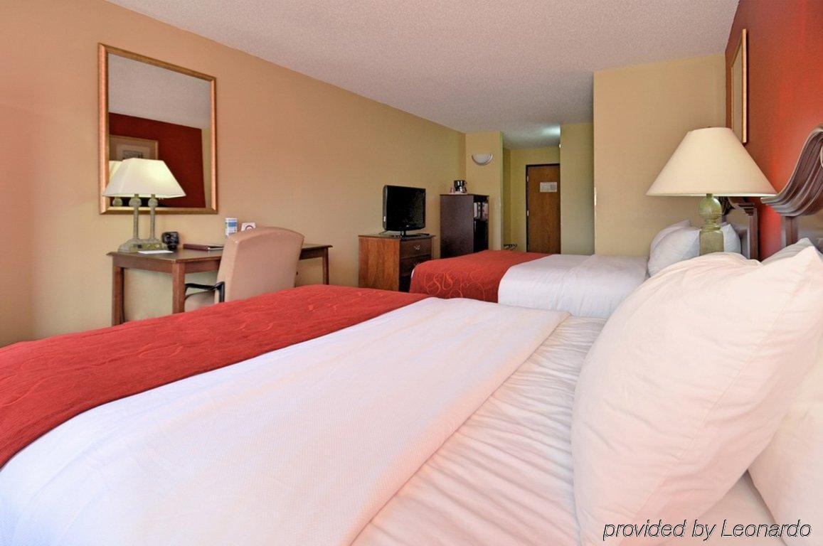 אסקנבה Comfort Suites מראה חיצוני תמונה