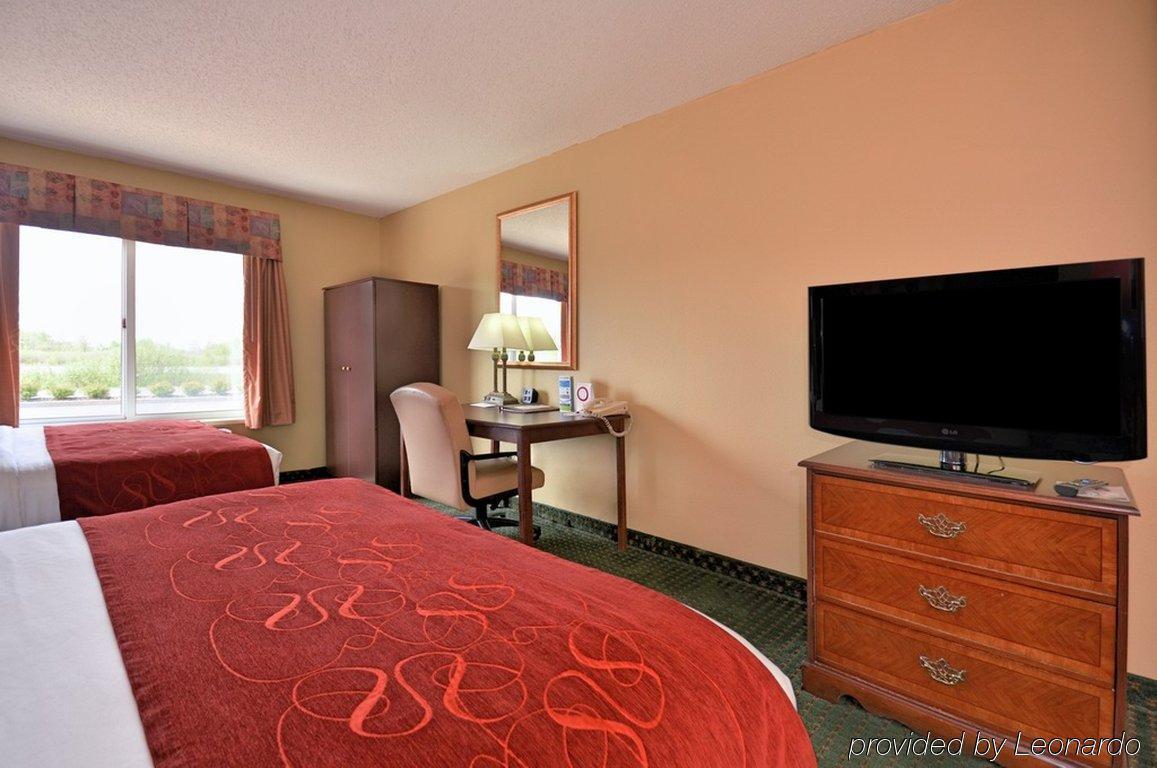אסקנבה Comfort Suites מראה חיצוני תמונה