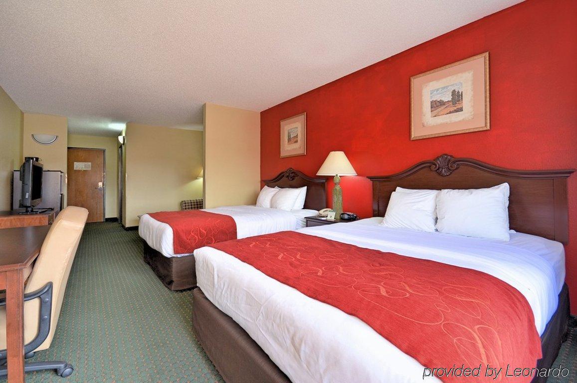 אסקנבה Comfort Suites מראה חיצוני תמונה