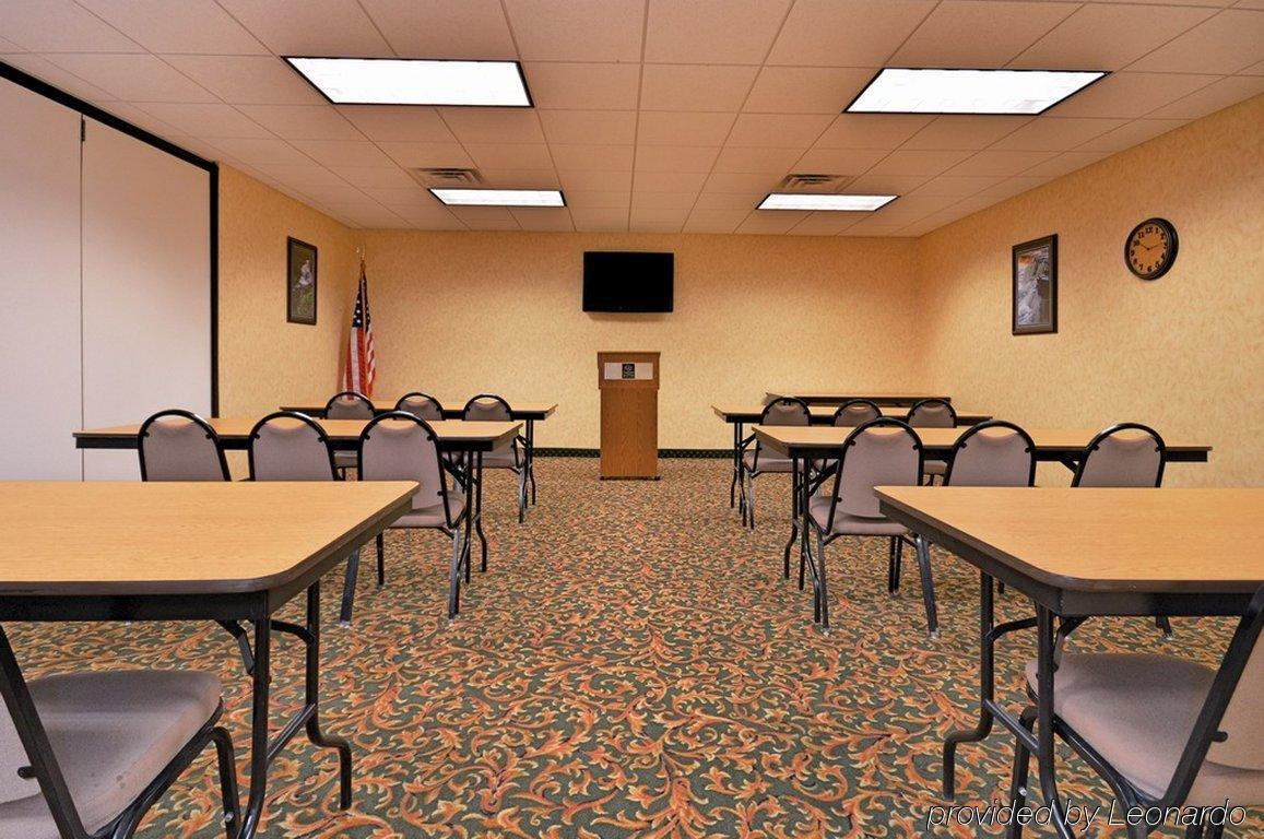 אסקנבה Comfort Suites מראה חיצוני תמונה